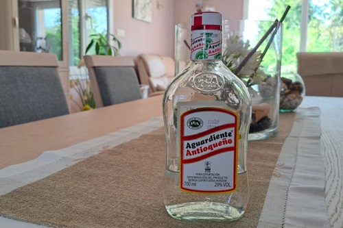 Aguardiente colombiano Aguardiente colombiano