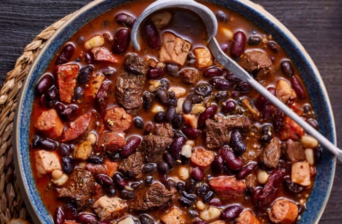 Receta de auténtica feijoada brasileña: Un plato que no puedes dejar de probar