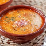 Receta de sopa de ajo o castellana