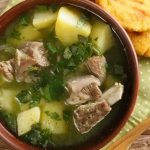 Receta de caldo de costilla colombiano