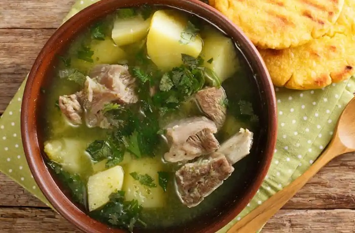 Receta de caldo de costilla colombiano
