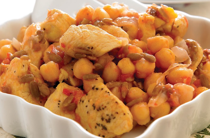 Receta de garbanzos con pollo costarricense