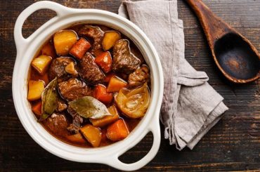 Receta de goulash de carne húngaro