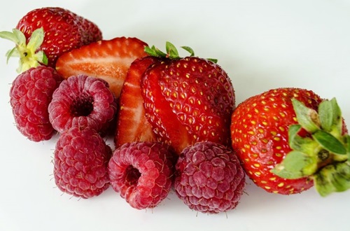 Frutillas y frambuesas Frutillas y frambuesas