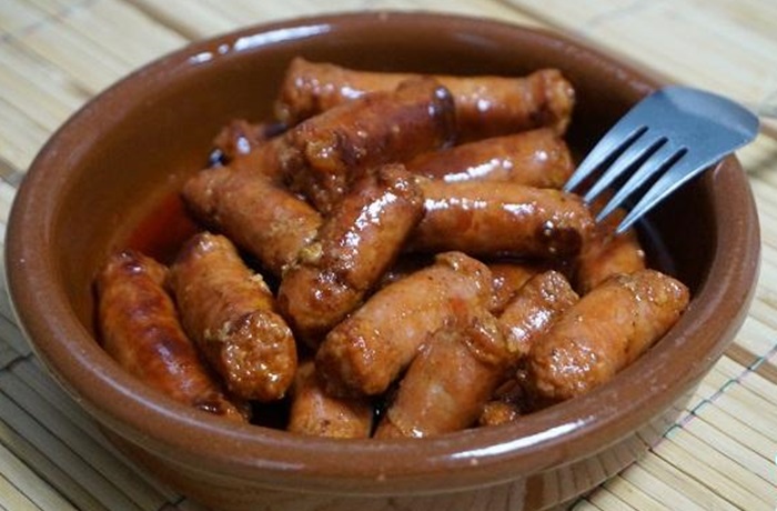 Receta de chorizos al vino blanco