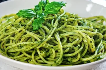 Receta de tallarín verde peruano
