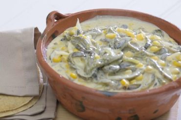 Receta de rajas de chile poblano con crema y elote