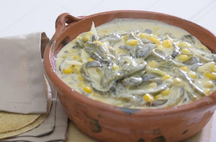 Receta de rajas de chile poblano con crema y elote