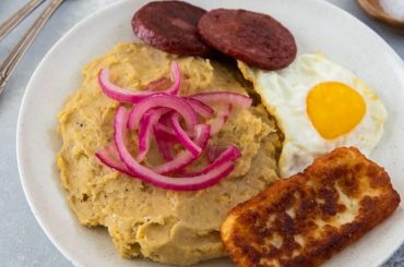 Receta de mangú dominicano