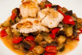 Bacalao en sanfaina gratinado con alioli receta catalana
