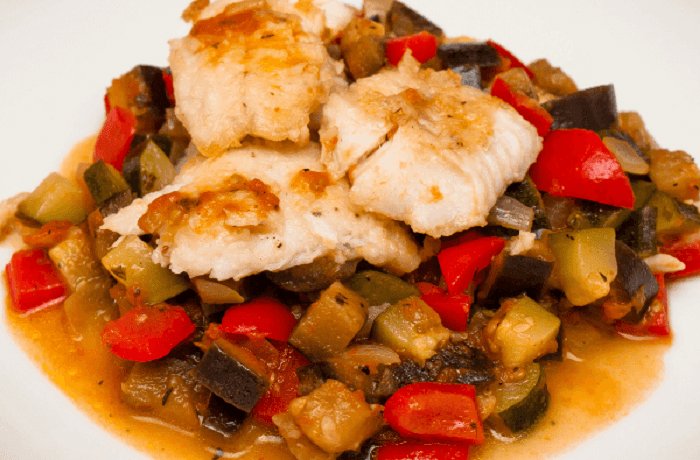 Bacalao en sanfaina gratinado con alioli receta catalana