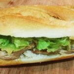 Bocadillo San Francisco de lomo de cerdo, queso y lechuga