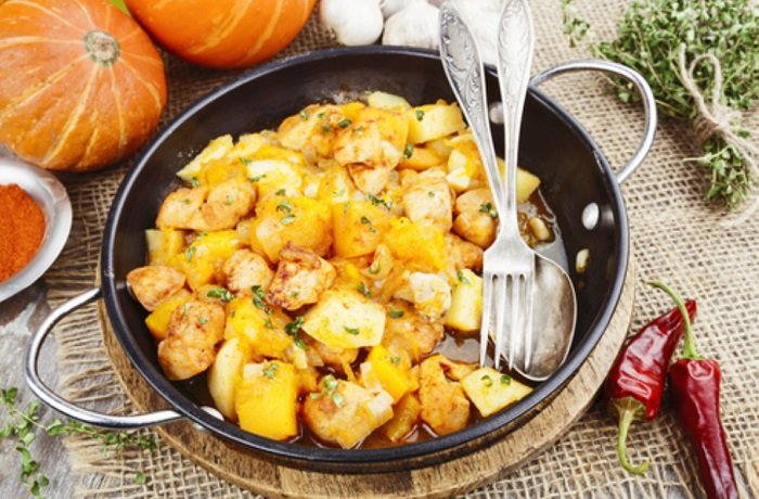 Calabaza frita con ajos, tomate y orégano receta andaluza