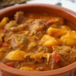 Caldereta de cordero con patatas y pimientos receta extremeña