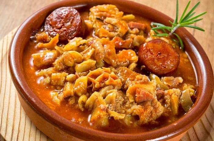 Callos a la madrileña con chorizo y morro receta tradicional de Madrid