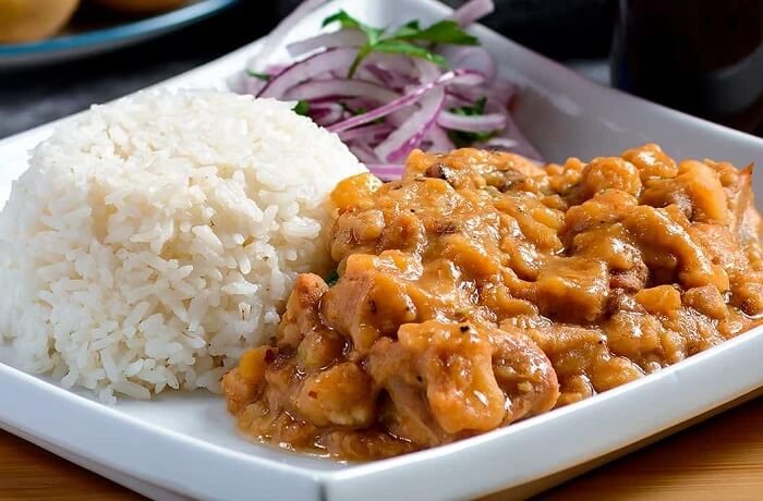 Carapulcra chinchana con arroz blanco receta peruana