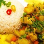 Cau cau de pollo con papas y arroz blanco receta peruana