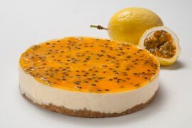 Cheesecake de maracuyá con base de galleta receta casera