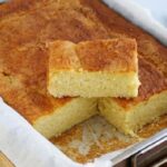 Coca de llanda valenciana casera con azúcar y canela