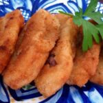 Criadillas de toro rebozadas caseras de la cocina tradicional española