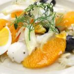 Ensalada de bacalao y naranja con aceitunas y huevo duro receta española
