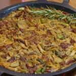 ¿Cómo hacer fideuá de pato y setas? Receta española casera