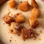 Gachas dulces con picatostes y canela de Todos los Santos