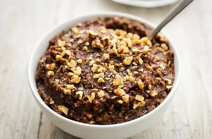 Jaroset sefardí de dátiles, pasas, almendras y nueces para Pésaj