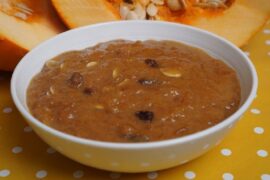 Mazamorra de calabaza con canela en tazón receta peruana