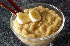 Mazamorra de quinua con canela en tazón receta peruana