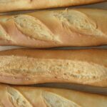 Pan de barra española casera de corteza crujiente