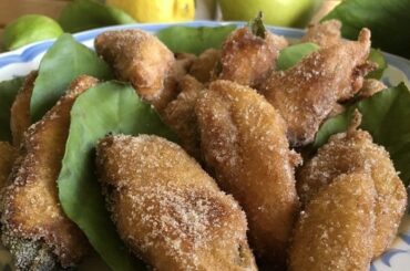Paparajotes murcianos de hojas de limonero rebozadas con azúcar y canela