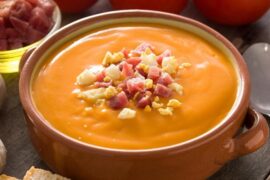 Porra antequerana con huevo duro y jamón serrano receta andaluza
