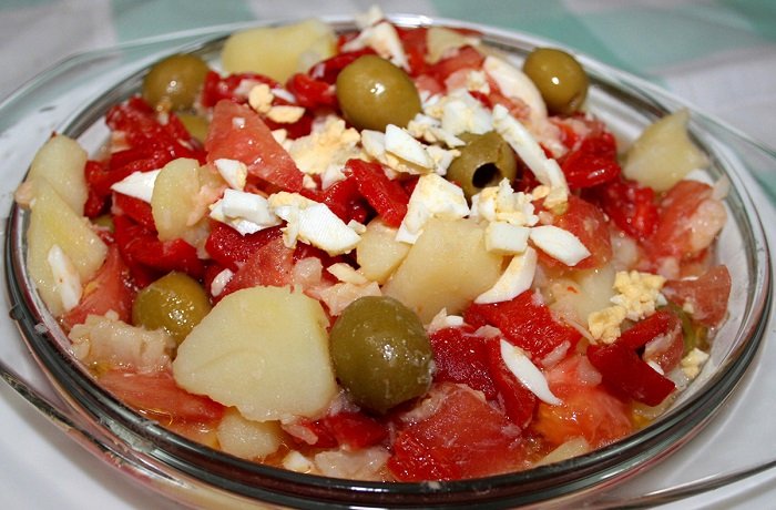 Rin ran de bacalao con patatas y pimientos receta española