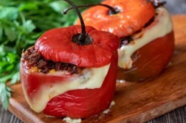 Rocoto relleno arequipeño gratinado con queso receta peruana