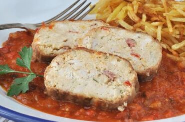 Rollo de bonito asturiano en salsa de tomate tradicional de Cudillero