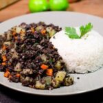Sangrecita peruana guisada con cebolla y perejil receta peruana