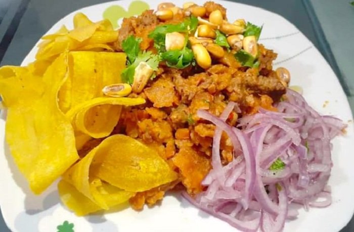 Seco de chabelo con plátano verde y carne seca receta peruana