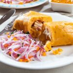 Tamales peruanos de pollo en hoja de plátano receta peruana