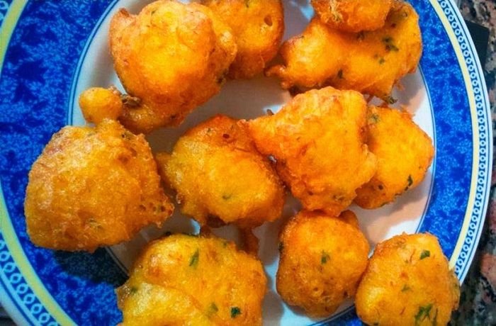Tarbinas de bacalao y camarones caseras de Dos Hermanas en Andalucía