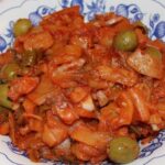 Zaramandoña de Fiñana con bacalao, pimientos secos y aceitunas