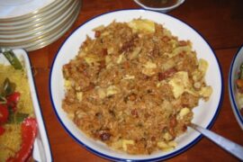 Arroz chaufa de pollo peruano en wok receta casera
