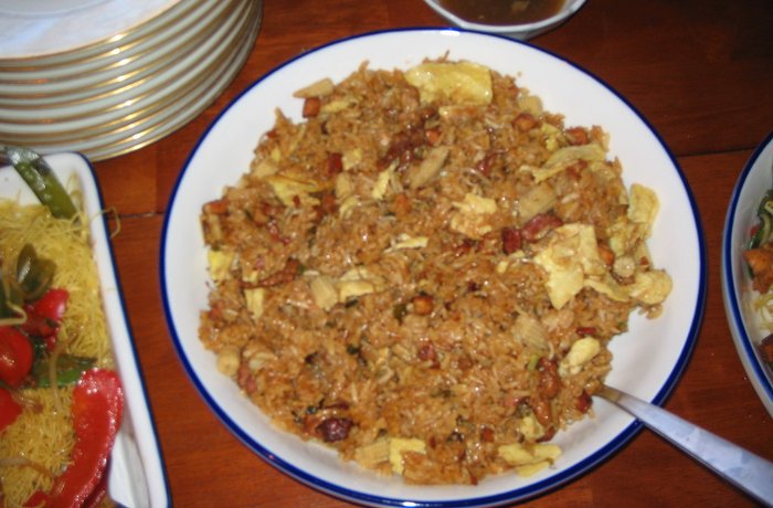 Arroz chaufa de pollo peruano en wok receta casera