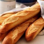 Baguette francesa casera dorada y crujiente receta de Francia