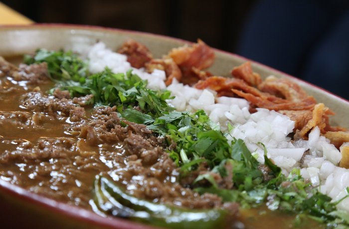 Carne en su jugo tapatía con frijoles y tocino receta de Guadalajara