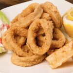 Chicharrón de calamar crocante con limón receta peruana