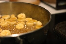 Dulce de guineo panameño en almíbar con canela receta casera de Panamá