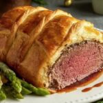 Lomo Wellington en hojaldre cortado en rodajas receta casera