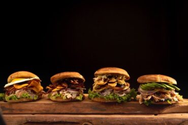 Sándwiches peruanos butifarra y pan con chicharrón en el ranking de TasteAtlas