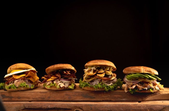 Sándwiches peruanos butifarra y pan con chicharrón en el ranking de TasteAtlas